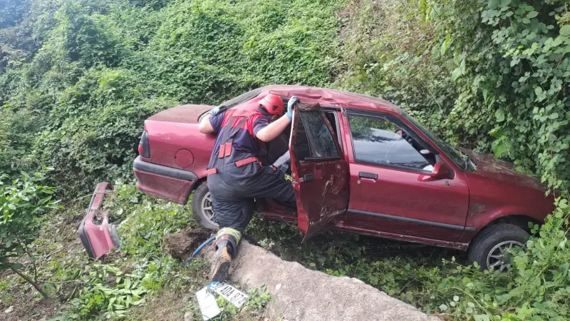 Ordu’da otomobil bahçe duvarına çarptı: 2 yaralı