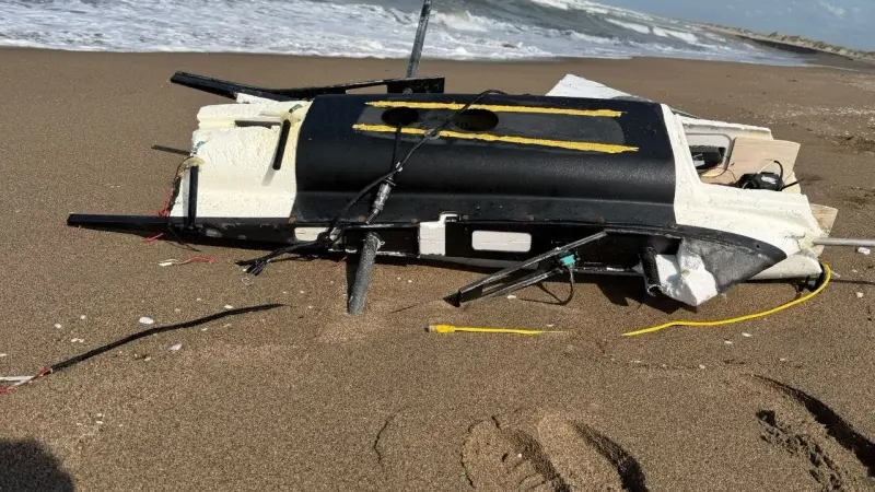 Sahile vuran dron parçası ekipleri harekete geçirdi