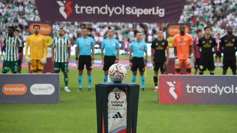 Trendyol Süper Lig: Konyaspor: 0 - Çaykur Rizespor: 0 (İlk yarı)