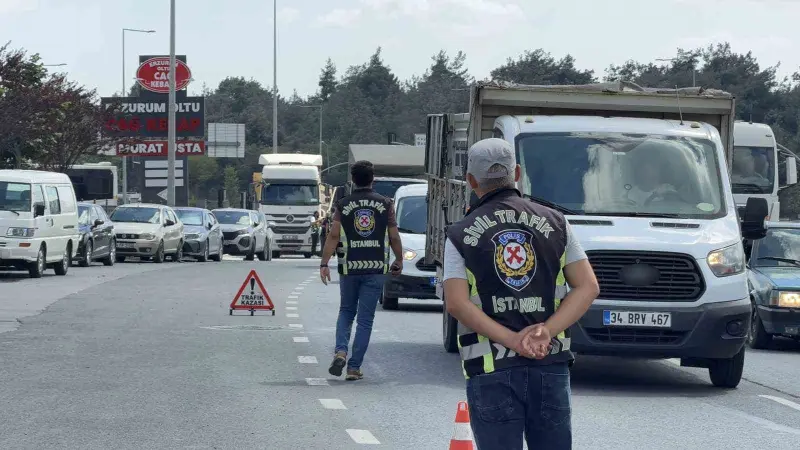 Arnavutköy’de hafriyat kamyonlarına sıkı denetim: 70 sürücü ve araç sahibine 701 bin lira ceza