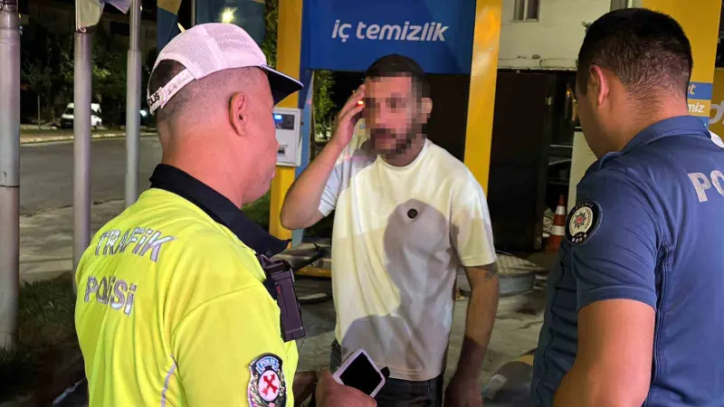 Park halindeki araca çarpıp kaçan alkollü sürücü kovalamaca sonucu yakalandı