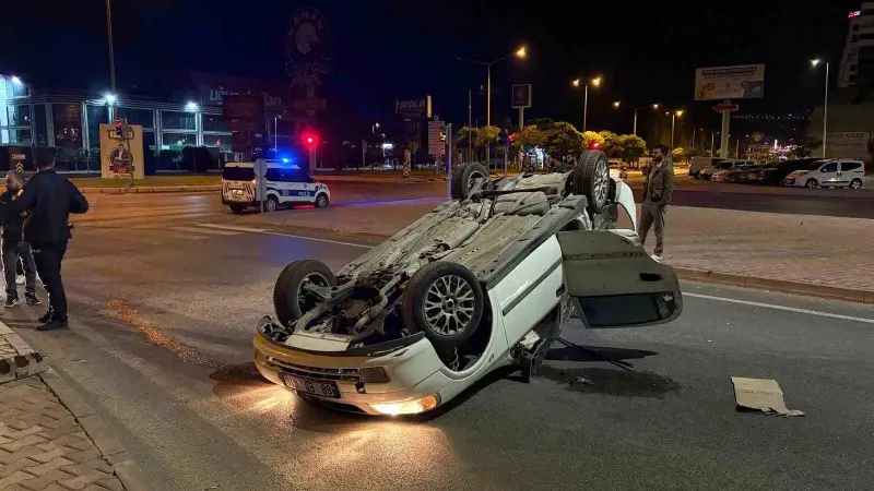 Kamyonla çarpışan otomobil takla attı