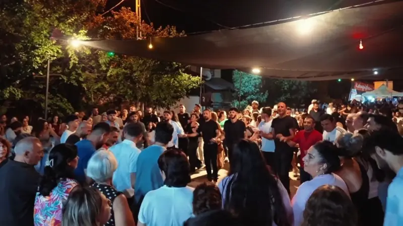 Çilek, böğürtlen, türkü ve halay! Tatlısu’da festival coşkusu