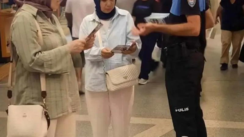 Bursa’da polis ekiplerinden vatandaşlara güvenlik bilgilendirmesi