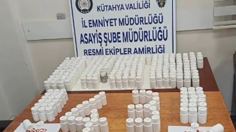 Kütahya’da araçtan 14 bin 622 uyuşturucu hap çıktı: 4 tutuklama