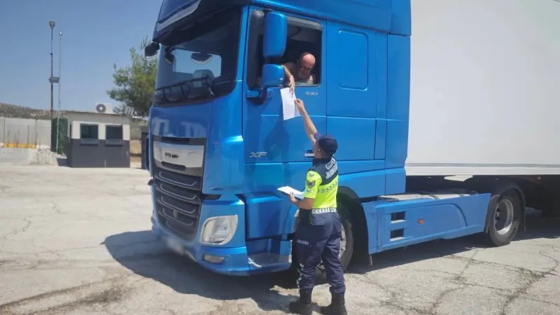 Otoyol jandarmasından bilgilendirme faaliyeti