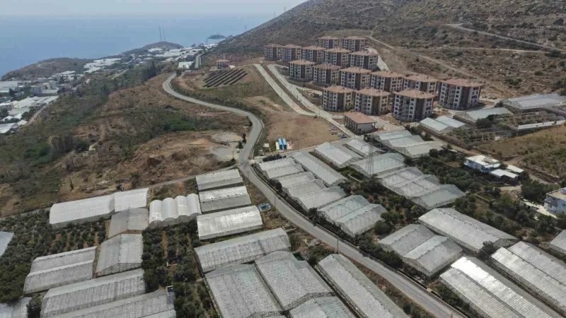 Aydıncık’ta bozulan yol yenilendi, ulaşım rahatladı