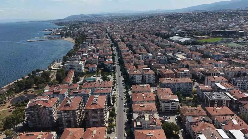 Marmara Depremi’ni yaşayan gönüllüler şimdi vatandaşları bilinçlendiriyor