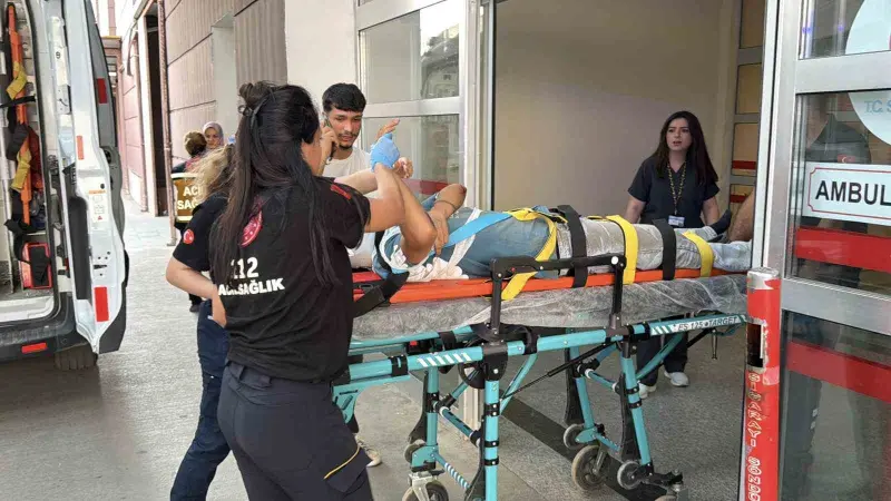 Adıyaman’da motosiklet devrildi: 2 yaralı
