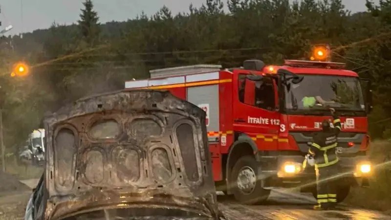 Yanan otomobildeki patlama paniğe neden oldu