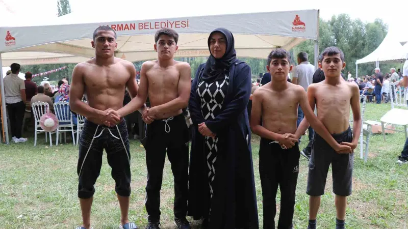 Karakucak meydanından 4 evlat ve bir anne yüreği