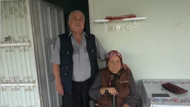 Eşine olan sevgisi 60 basamaklık merdivene asansör yaptırdı