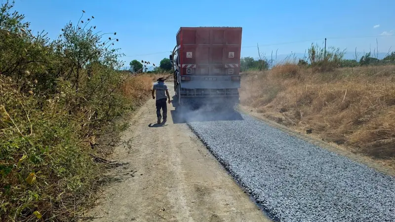 Efeler’den üreticilere yol desteği