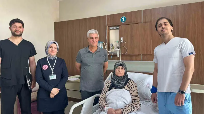 Siirt’te total diz protezi revizyonu ameliyatı başarıyla gerçekleştirildi