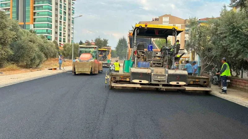 Aydın Büyükşehir’in yol çalışmaları sürüyor