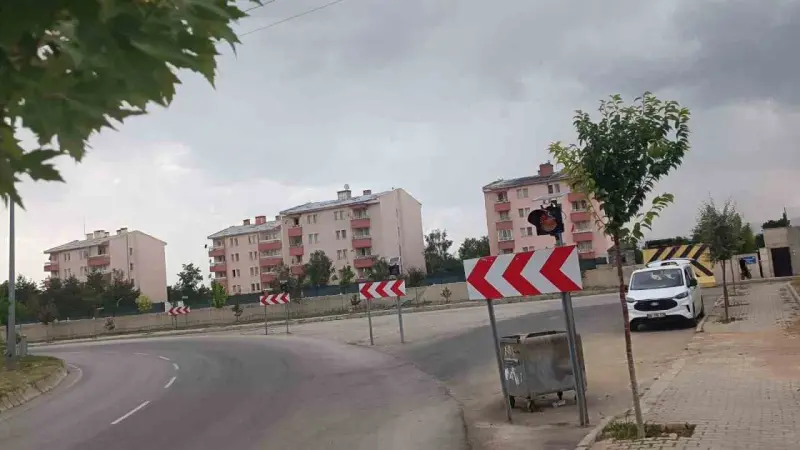 Patnos’ta trafik güvenliği için kavşaklarda tedbirler artırılıyor