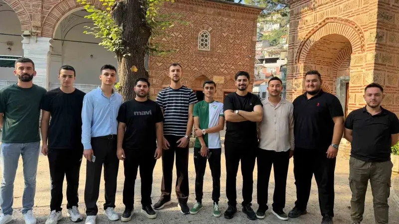 AK Parti Osmangazi Gençlik Kolları’ndan tarihi mirasa anlamlı vefa