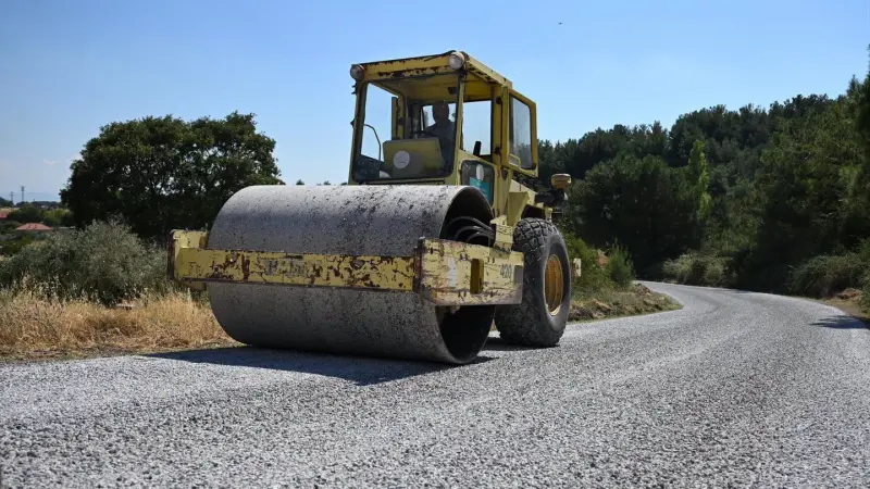 Manisa’da asfalt çalışmaları hızla devam ediyor