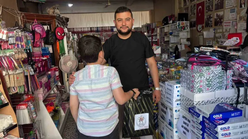 Sivrihisar Bakkallar Odası’ndan öğrencilere kırtasiye desteği