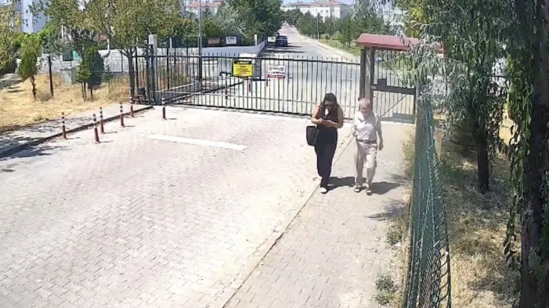 Kendini savcı olarak tanıtan kadının oyununu 8 yaşındaki çocuk bozdu