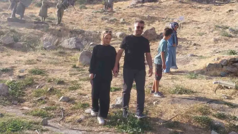 Sivrihisar’daki heykel müzesi turistlerin ilgisini çekiyor